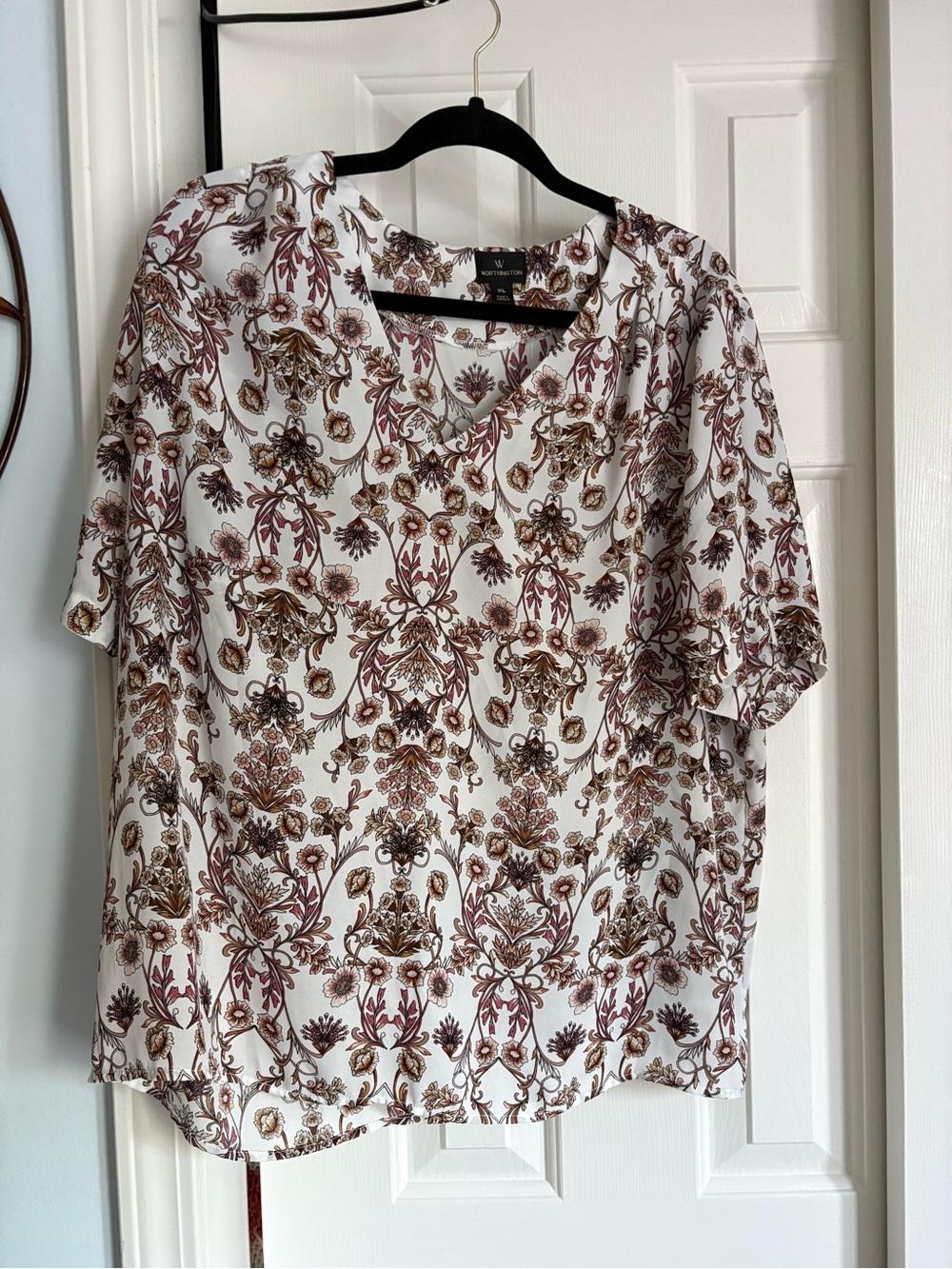 Worthington White Floral-Print V-Neck Blouse